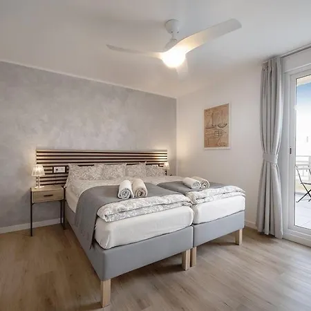 Maestroparada Beachfront Terrace Appartamento Torrevieja