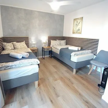 Maestroparada Beachfront Terrace Appartamento *